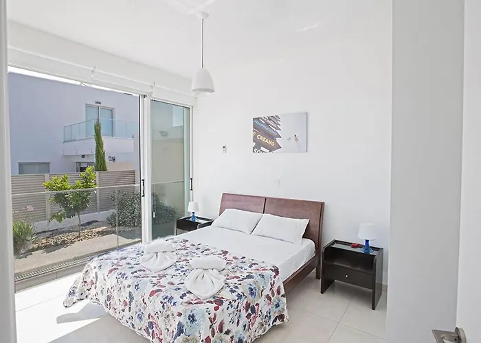 Ochosto Selene - Stunning 5 Bedroom With Private Pool * Protaras