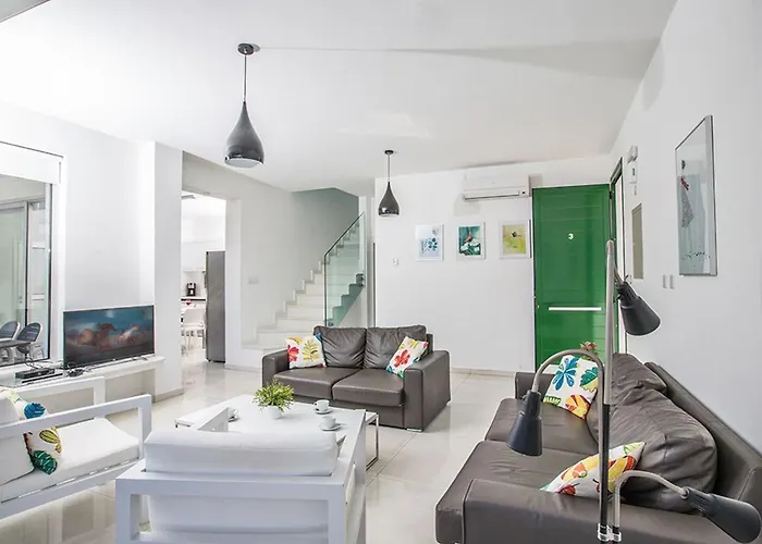 Ochosto Selene - Stunning 5 Bedroom With Private Pool * Protaras