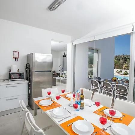 Ochosto Selene - Stunning 5 Bedroom With Private Pool - Close To The Villa Protaras