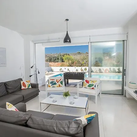 Ochosto Selene - Stunning 5 Bedroom With Private Pool - Close To The * Protaras