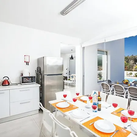 Ochosto Selene - Stunning 5 Bedroom With Private Pool - Close To The Villa Protaras