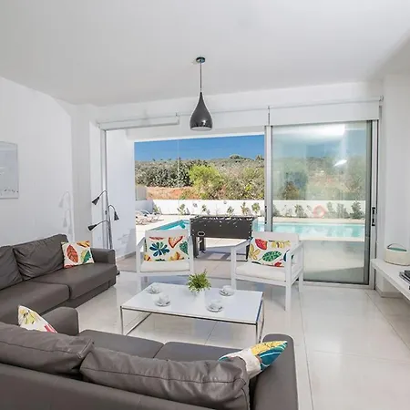 Ochosto Selene - Stunning 5 Bedroom With Private Pool