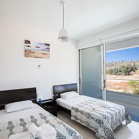 Ochosto Selene - Stunning 5 Bedroom With Private Pool - Close To The * Protaras