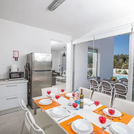 Ochosto Selene - Stunning 5 Bedroom With Private Pool