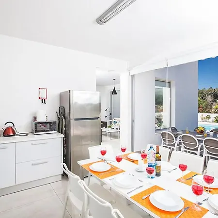 Ochosto Selene - Stunning 5 Bedroom With Private Pool Villa Protaras