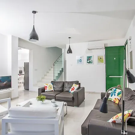 Ochosto Selene - Stunning 5 Bedroom With Private Pool - Close To The * Protaras