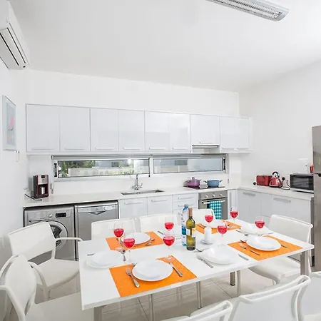 Villa Ochosto Selene - Stunning 5 Bedroom With Private Pool Protaras