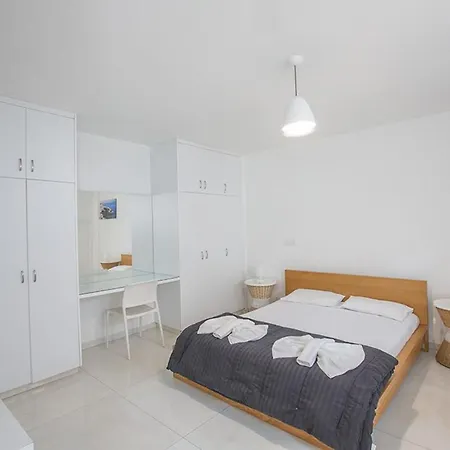 Ochosto Selene - Stunning 5 Bedroom With Private Pool Protaras