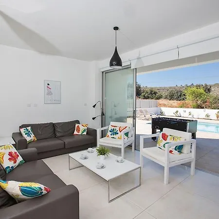Ochosto Selene - Stunning 5 Bedroom With Private Pool Villa Protaras
