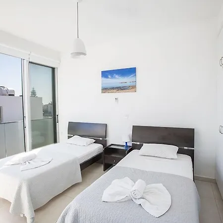 Ochosto Selene - Stunning 5 Bedroom With Private Pool Protaras