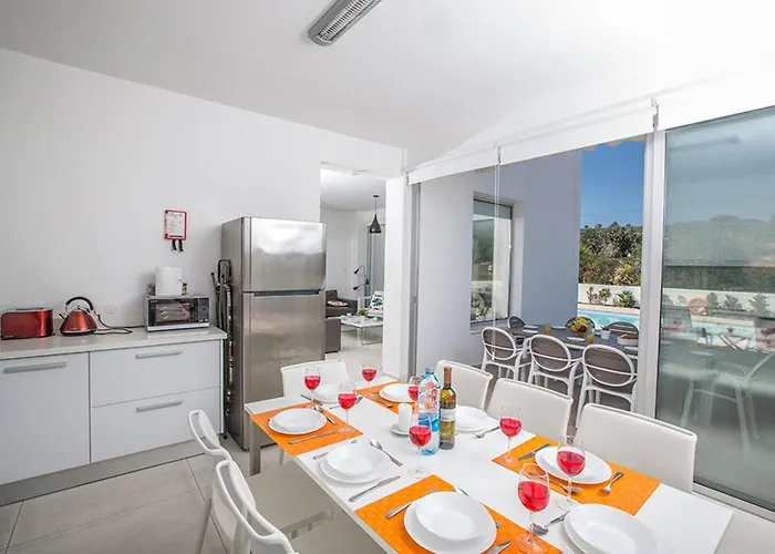 Ochosto Selene - Stunning 5 Bedroom With Private Pool