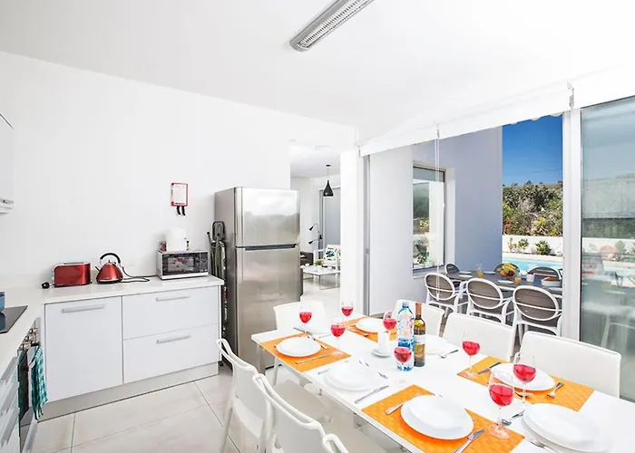 Ochosto Selene - Stunning 5 Bedroom With Private Pool 빌라 프로타라스