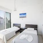 Ochosto Selene - Stunning 5 Bedroom With Private Pool Protaras